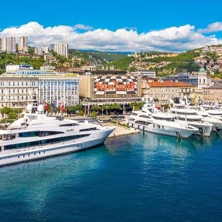 Rijeka Apartment With Free Parking And Large Balcony Ngoại thất bức ảnh
