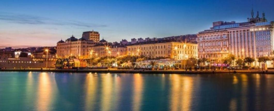 Rijeka Apartment With Free Parking And Large Balcony Ngoại thất bức ảnh