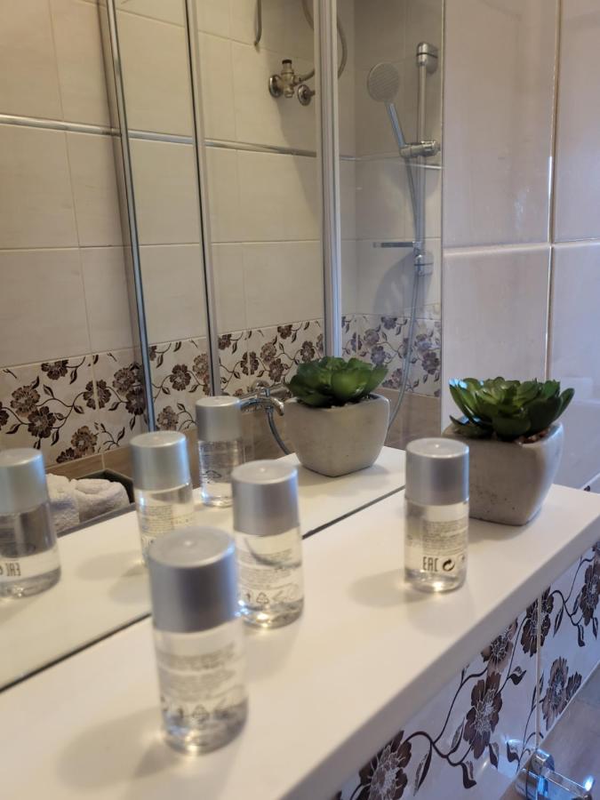 Rijeka Apartment With Free Parking And Large Balcony Ngoại thất bức ảnh