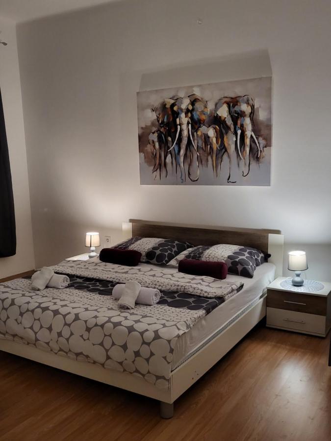 Rijeka Apartment With Free Parking And Large Balcony Ngoại thất bức ảnh